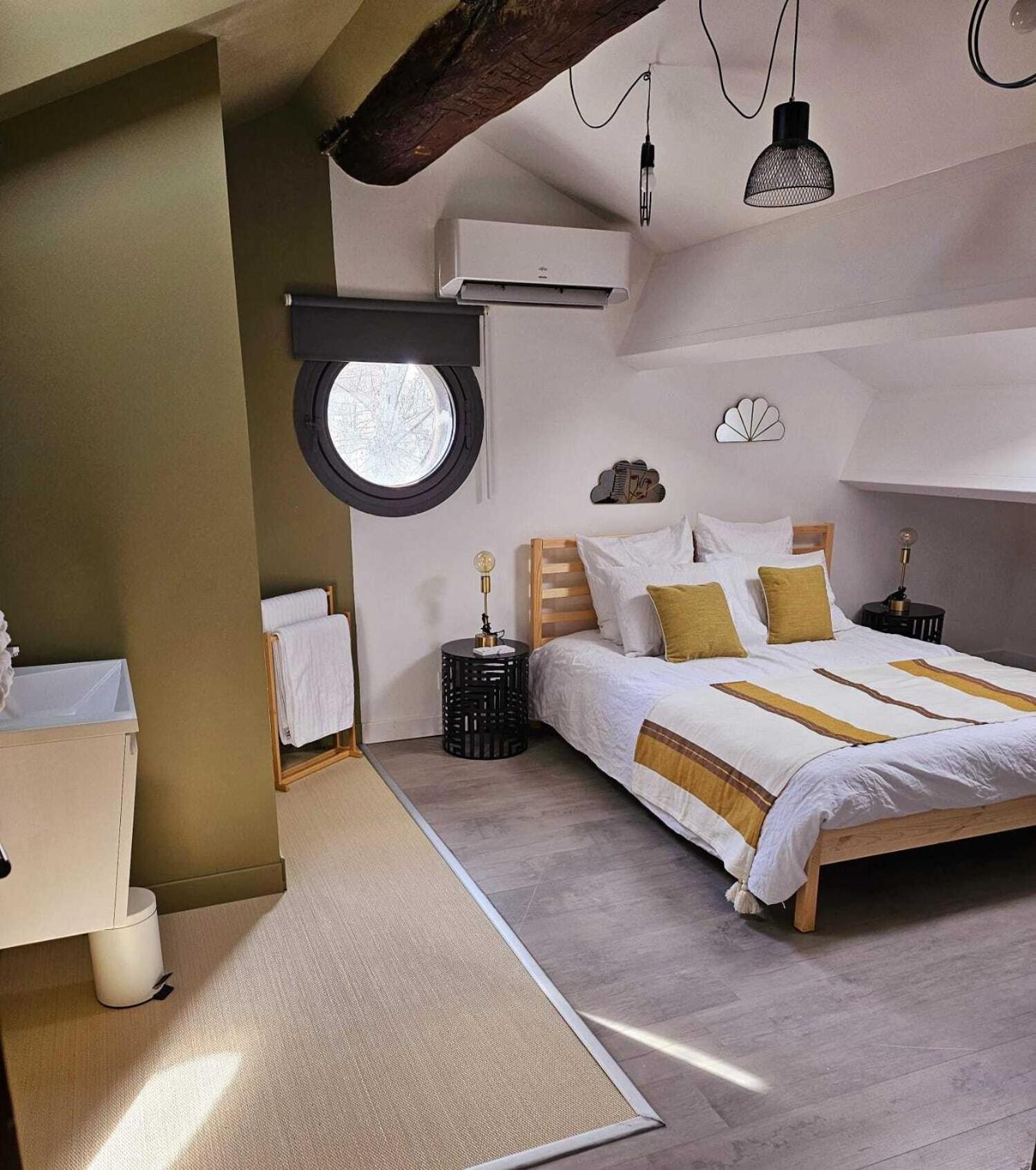 La Maison Grivolas Appartements Et Maison D'Hotes Авиньон Номер фото